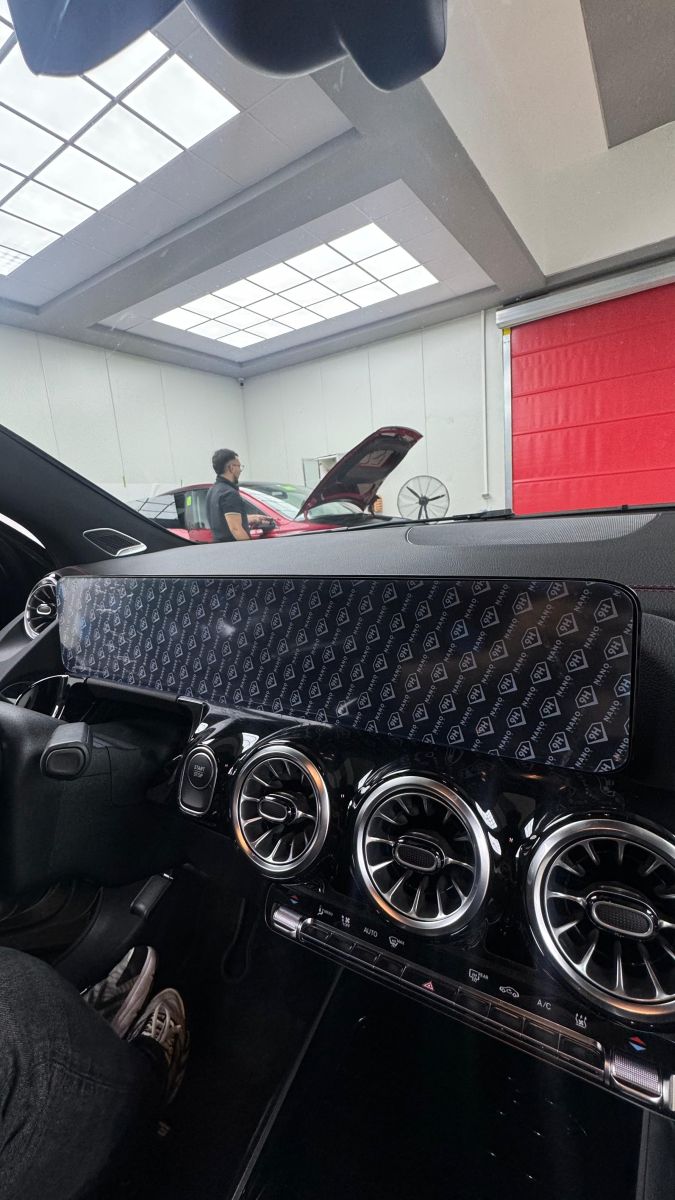 Ekran Kalkanı Mercedes EQA 250 Multimedya 9H Ekran Koruyucu