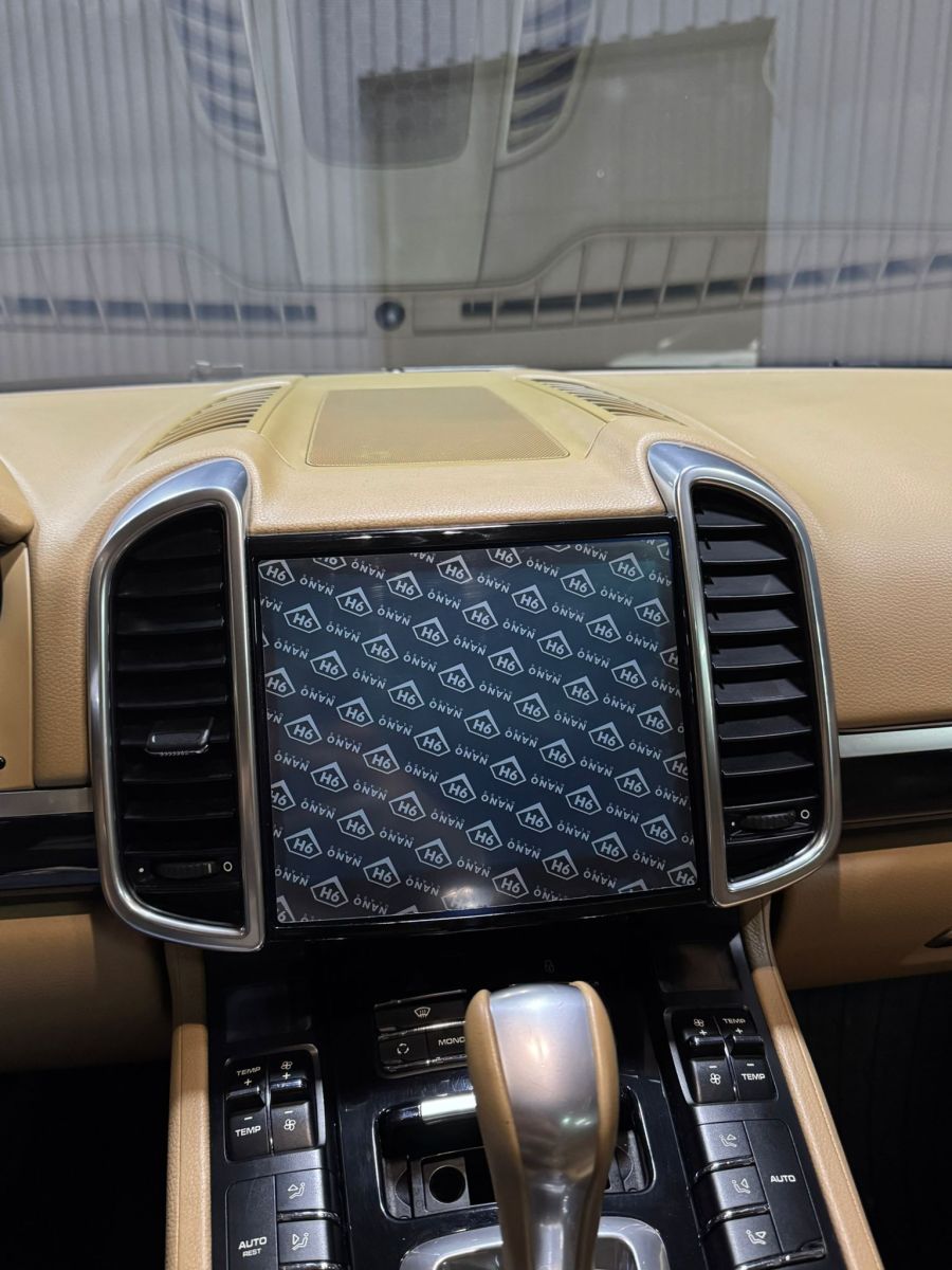 Ekran Kalkanı Porsche Cayenne ve Multimedya 9H Ekran Koruyucu